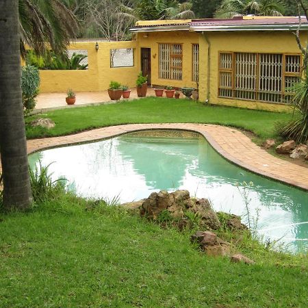 Phomolong Guest House, Westgate, Roodeporte Roodepoort Dış mekan fotoğraf