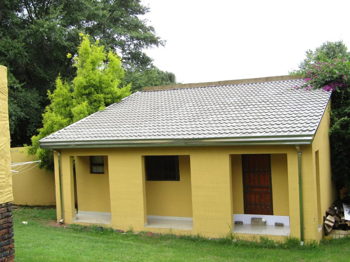 Phomolong Guest House, Westgate, Roodeporte Roodepoort Dış mekan fotoğraf