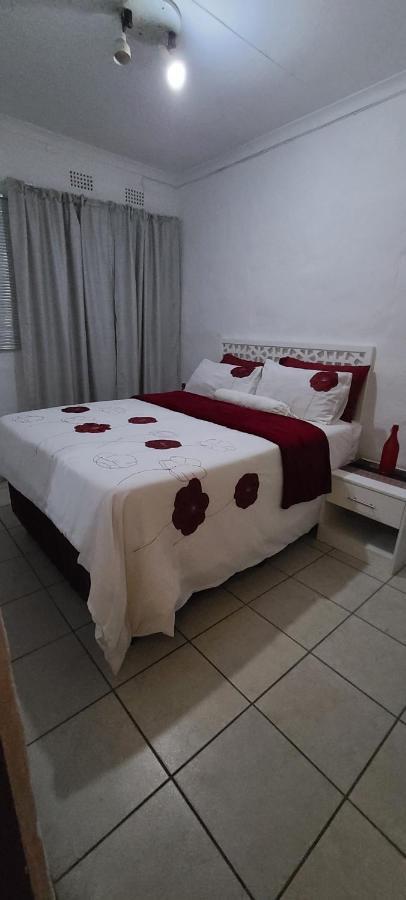 Phomolong Guest House, Westgate, Roodeporte Roodepoort Dış mekan fotoğraf